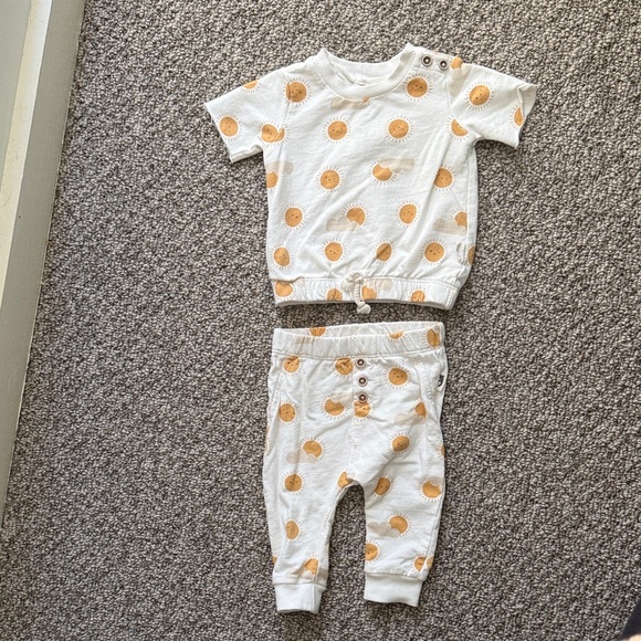 Rabbit + Bear suns outfit - Picture 2 of 4